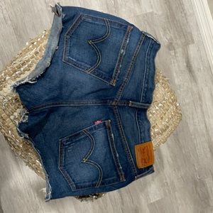 501 Levi shorts